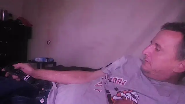 Snapshot of George48 chatting on 23, 11, 2025 George48 online show from 23, 11, 2025