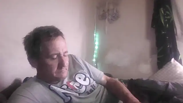 Snapshot of George48 chatting on 29, 11, 2025 George48 online show from 29, 11, 2025