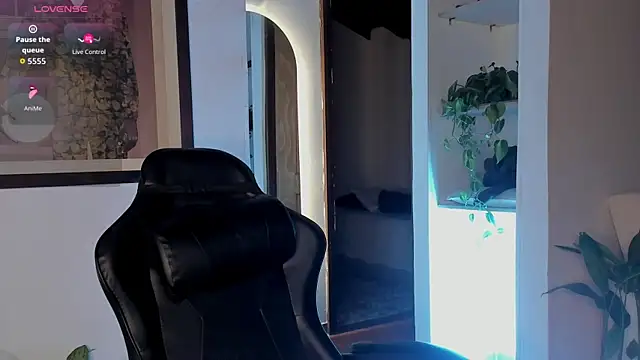 Snapshot of CherryyBrrr1 chatting on 4, 12, 2025 CherryyBrrr1 online show from 4, 12, 2025