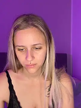 lunawolf21 online show from 17, 10, 2025