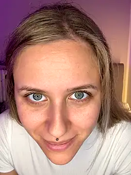 lunawolf21 online show from 23, 10, 2025