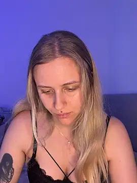 Snapshot of lunawolf21 chatting on 17, 3, 2026 lunawolf21 online show from 17, 3, 2026