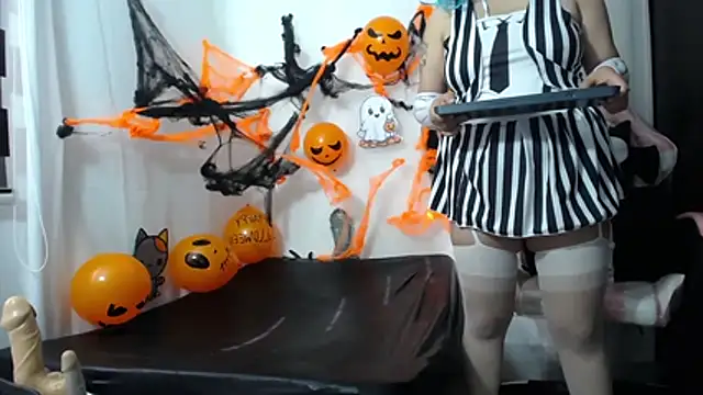 Niuk mei online show from 26, 10, 2025