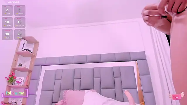 vivianne scott online show from 7, 3, 2025