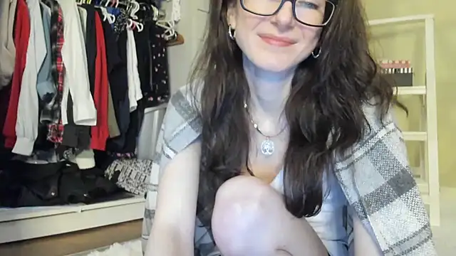Baby Jewel online show from 10, 12, 2024