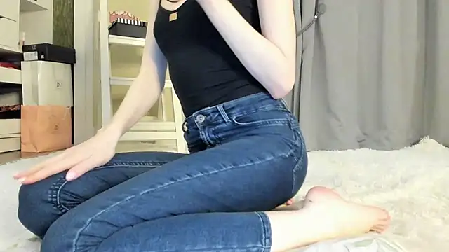 Snapshot of Baby_Jewel chatting on 19, 10, 2025 Baby Jewel online show from 19, 10, 2025