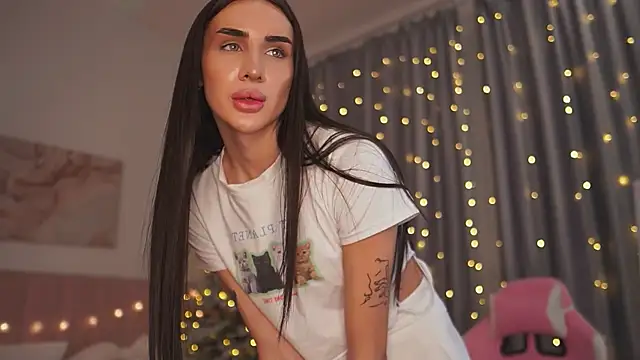 Snapshot of Kim_Oberlin_ chatting on 20, 12, 2024 Kim Oberlin online show from 20, 12, 2024