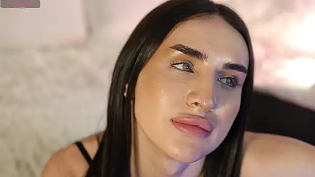 Snapshot of Kim_Oberlin_ chatting on 5, 1, 2025 Kim Oberlin online show from 5, 1, 2025