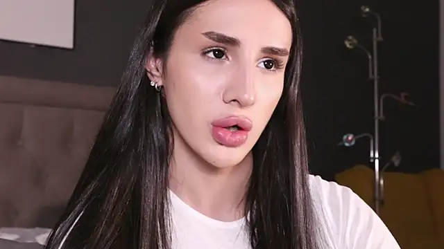 Snapshot of Kim_Oberlin_ chatting on 2, 10, 2025 Kim Oberlin online show from 2, 10, 2025