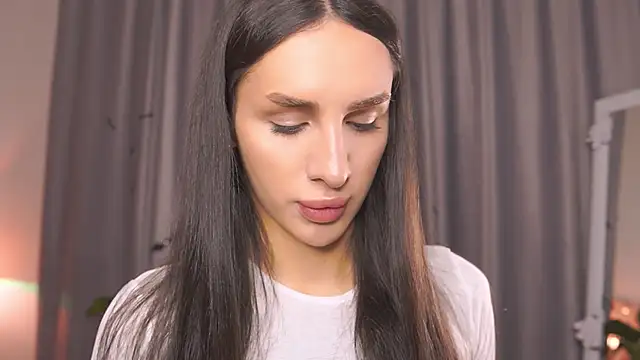 Snapshot of Kim_Oberlin_ chatting on 2, 11, 2025 Kim Oberlin online show from 2, 11, 2025