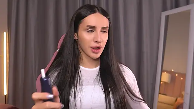 Snapshot of Kim_Oberlin_ chatting on 4, 11, 2025 Kim Oberlin online show from 4, 11, 2025