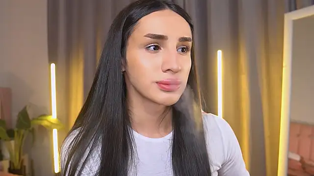 Snapshot of Kim_Oberlin_ chatting on 13, 11, 2025 Kim Oberlin online show from 13, 11, 2025