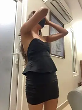 Lunaxx001 online show from 8, 4, 2026