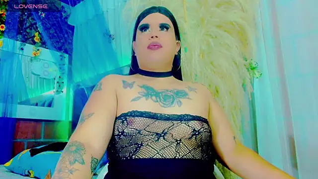 Snapshot of nauthyvalentina chatting on 5, 4, 2026 nauthyvalentina online show from 5, 4, 2026