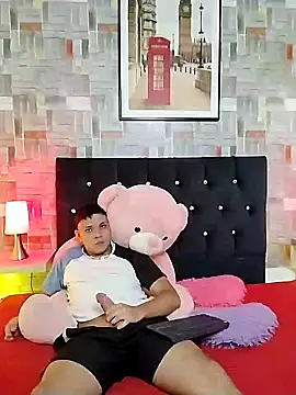 couple lovelyds online show from 1, 2, 2025