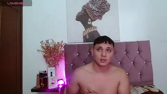 couple lovelyds online show from 28, 9, 2025