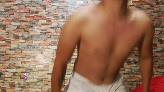 couple lovelyds online show from 5, 10, 2025