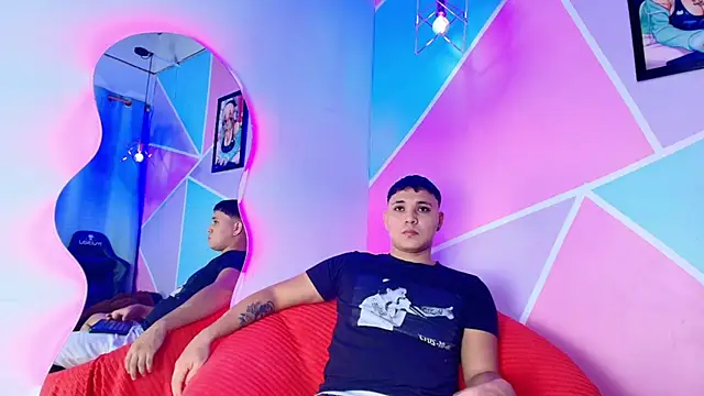 couple lovelyds online show from 6, 11, 2025