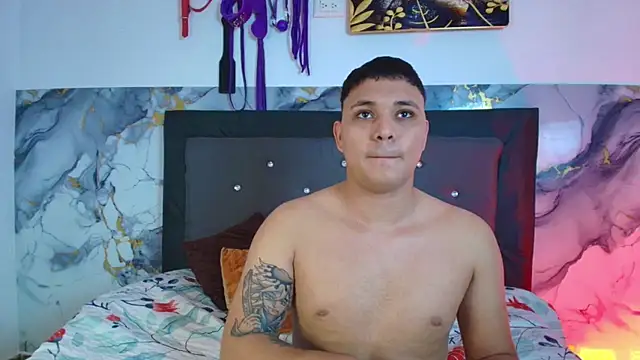 couple lovelyds online show from 14, 4, 2026