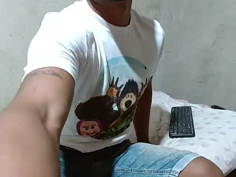 Snapshot of fernandez_latinblackk chatting on 28, 11, 2025 fernandez latinblackk online show from 28, 11, 2025