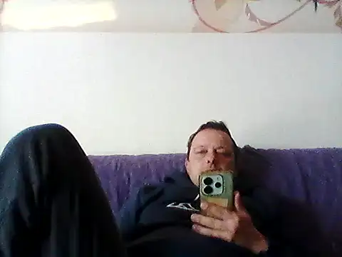 Snapshot of ich411983 chatting on 27, 4, 2026 ich411983 online show from 27, 4, 2026
