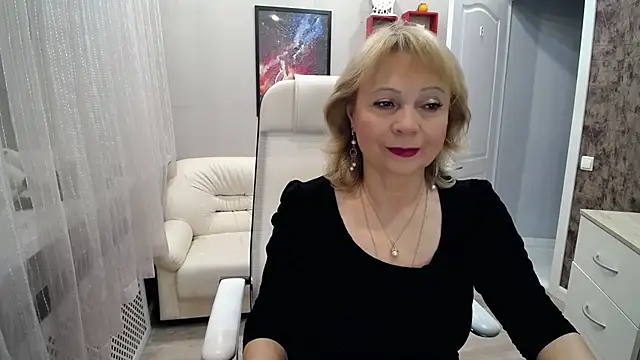 Snapshot of Milla_Cutie18 chatting on 24, 11, 2025 Milla Cutie18 online show from 24, 11, 2025