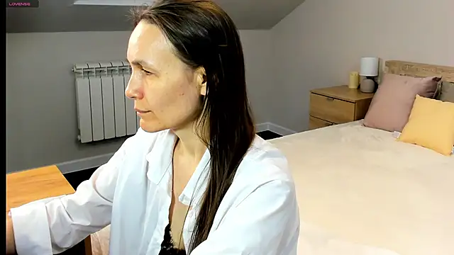 Lillian White online show from 22, 2, 2025