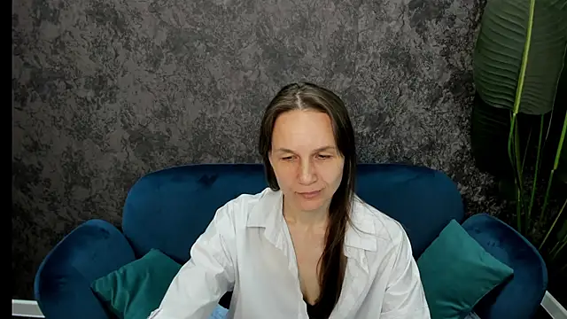 Lillian White online show from 6, 3, 2025