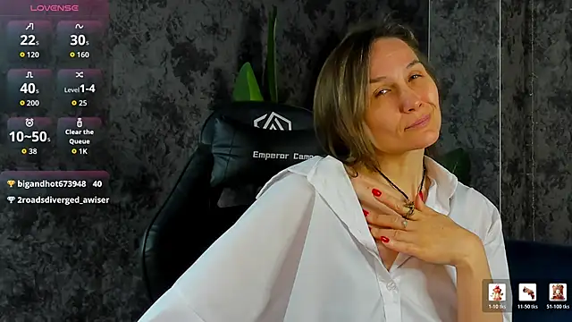 Snapshot of Lillian_White chatting on 15, 5, 2026 Lillian White online show from 15, 5, 2026