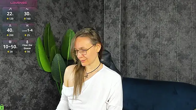 Snapshot of Lillian_White chatting on 24, 5, 2026 Lillian White online show from 24, 5, 2026