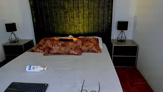 NataGarcia online show from 24, 1, 2025