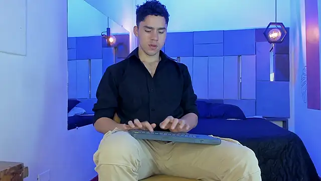 Snapshot of LiamNovak chatting on 1, 2, 2026 LiamNovak online show from 1, 2, 2026