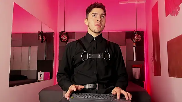 Snapshot of LiamNovak chatting on 25, 2, 2026 LiamNovak online show from 25, 2, 2026