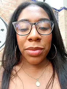 Snapshot of KloheCurvy chatting on 7, 1, 2025 KloheCurvy online show from 7, 1, 2025
