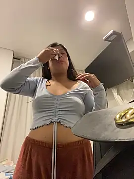 girl anni online show from 8, 2, 2025