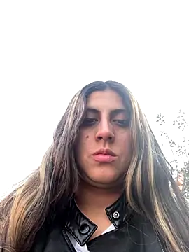 girl anni online show from 2, 10, 2025