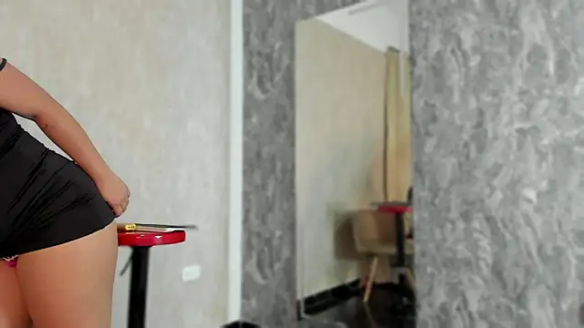 Violetrousse online show from 7, 3, 2025