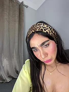 Snapshot of Meryem_Queen chatting on 20, 5, 2026 Meryem Queen online show from 20, 5, 2026
