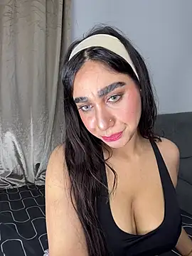 Snapshot of Meryem_Queen chatting on 27, 5, 2026 Meryem Queen online show from 27, 5, 2026