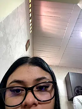 alissonfernandez  online show from 24, 9, 2025