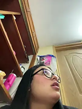 alissonfernandez  online show from 6, 2, 2026