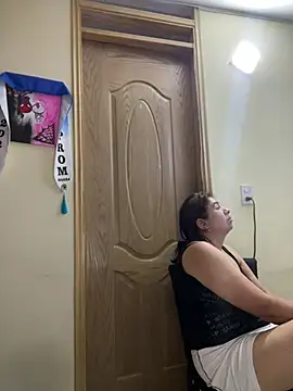 alissonfernandez  online show from 4, 4, 2026