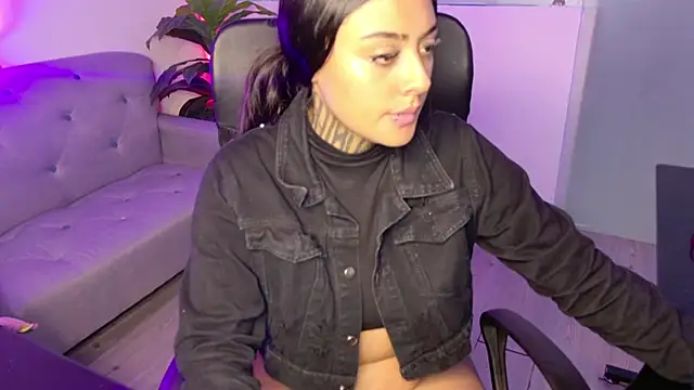 Snapshot of Lovely_celeste chatting on 12, 11, 2025 Lovely celeste online show from 12, 11, 2025