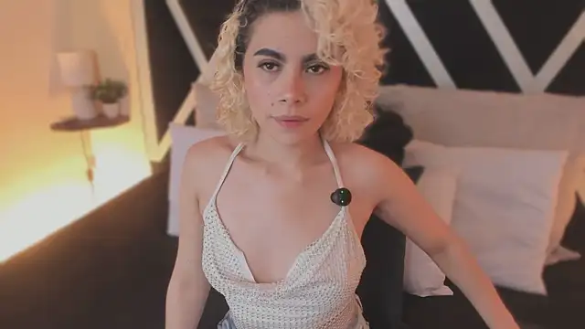 Snapshot of marian_pinzon chatting on 18, 11, 2025 marian pinzon online show from 18, 11, 2025