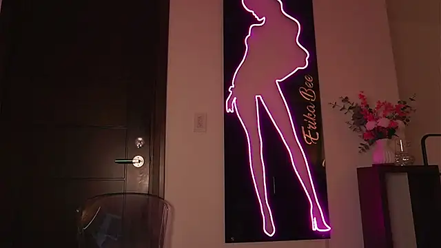 Snapshot of LunaMystyque chatting on 4, 10, 2025 LunaMystyque online show from 4, 10, 2025