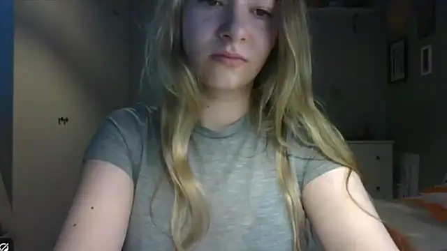 Snapshot of ROSIEx_sweet chatting on 8, 6, 2026 ROSIEx sweet online show from 8, 6, 2026