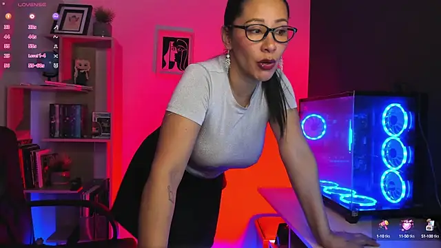 Sue Wolls online show from 7, 1, 2025