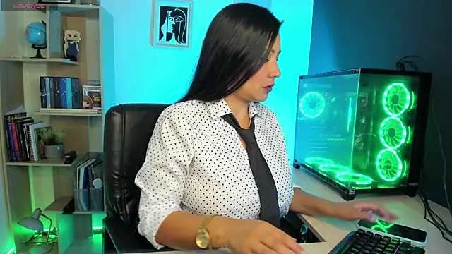 Sue Wolls online show from 12, 1, 2025