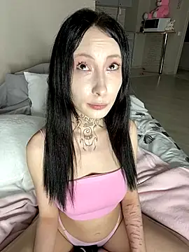 Snapshot of your_Roxy chatting on 8, 12, 2024 your Roxy online show from 8, 12, 2024