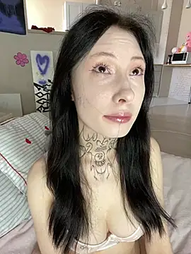 Snapshot of your_Roxy chatting on 19, 12, 2024 your Roxy online show from 19, 12, 2024